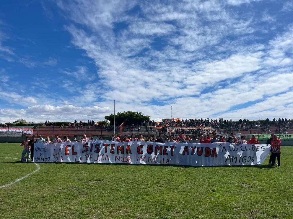 Así salió San Patricio a la cancha. Foto: gentileza