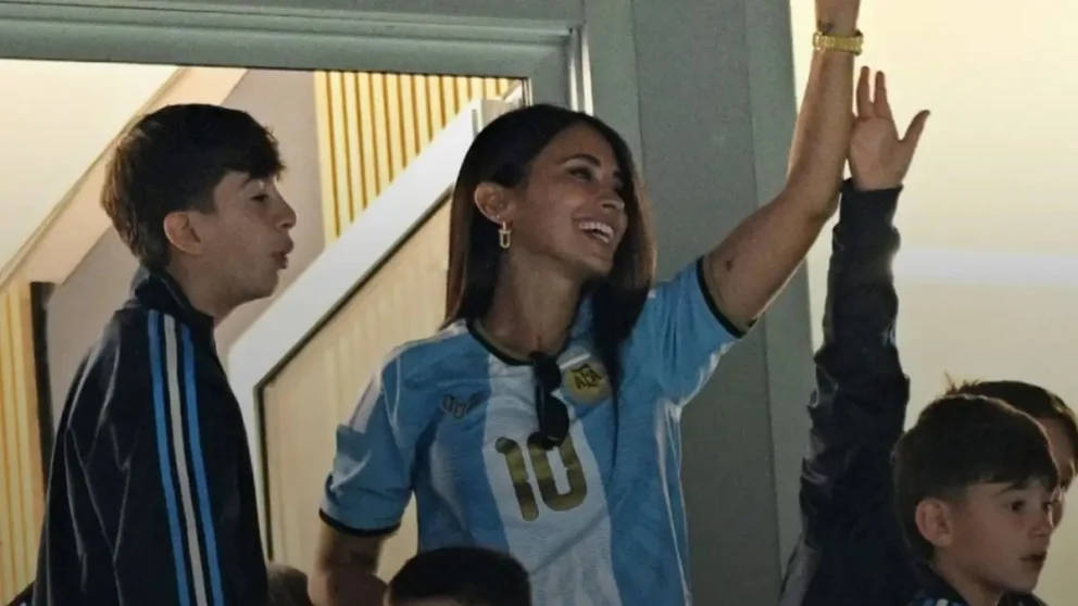 "Qué orgullo haber recorrido este camino a tu lado y qué emoción verte cerrar una etapa tan enorme de tu vida de esta manera", indicó Antonela Roccuzzo. Fuente: gentileza.