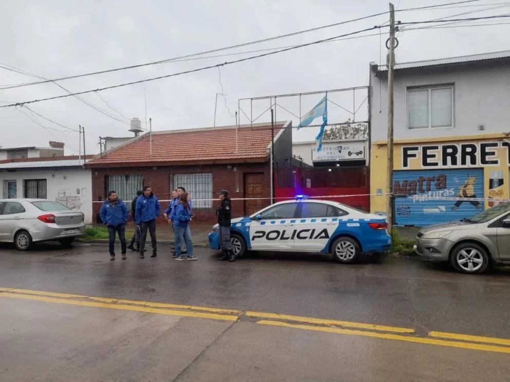 Dos hombres que estaban en el taller fueron entrevistados y quedaron a disposición de la Justicia.