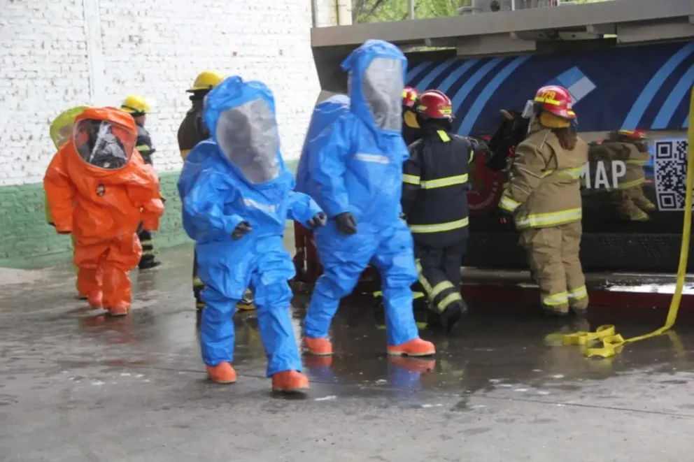 La capacitación incluyó la aplicación de técnicas específicas para intervenir ante un derrame. Foto: gentileza.