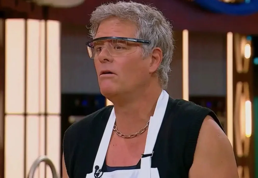 Mike Amigorena recibió el delantal negro en MasterChef Celebrity tras fracasar con su versión gourmet del puretón paraguayo.