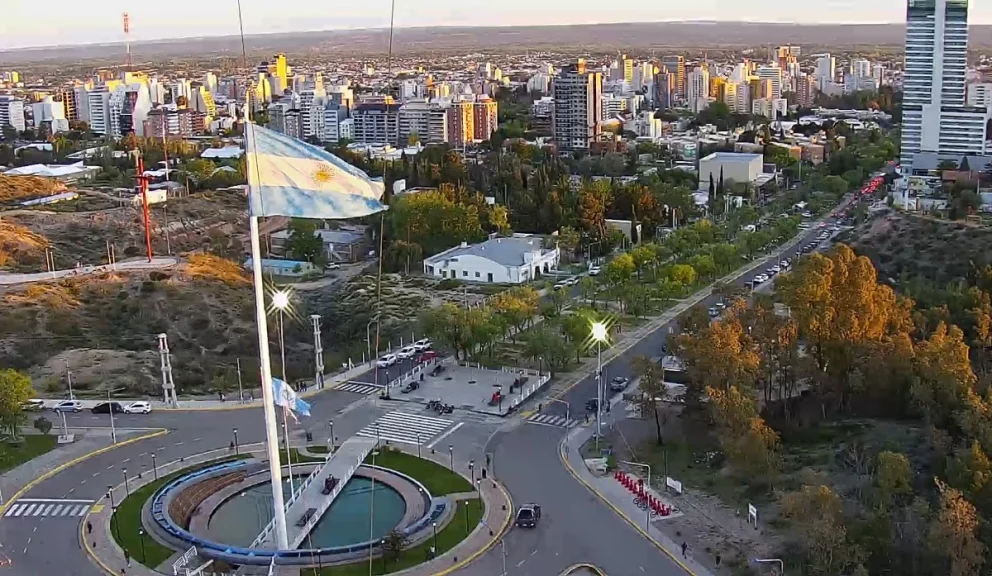 Cómo estará el tiempo en Neuquén y toda la provincia este martes 27 de octubre. Foto: captura de video Municipalidad de Neuquén. 