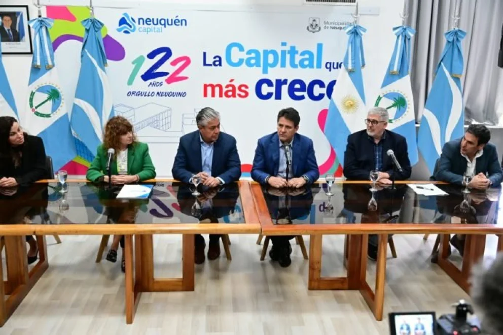 El intendente Mariano Gaido y el gobernador Rolando Figueroa, en la presentación del nuevo Centro Ambiental, el martes 27 de octubre.