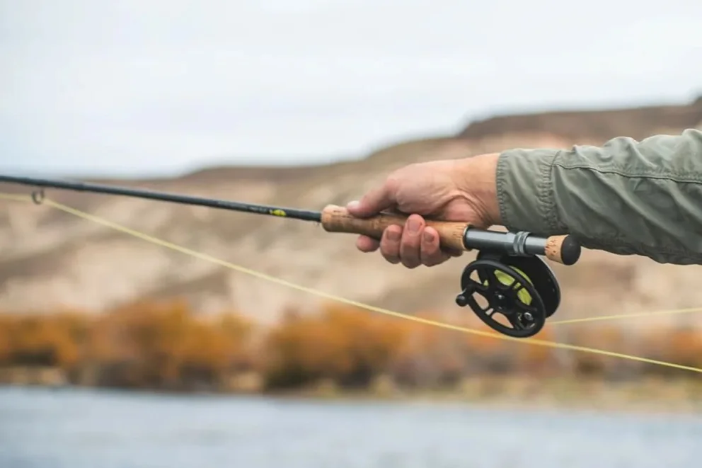 Aprender sobre la técnica de pesca con mosca, abrirá la posibilidad de fomentar nuevas habilitaciones de guías de pesca. Foto: gentileza.