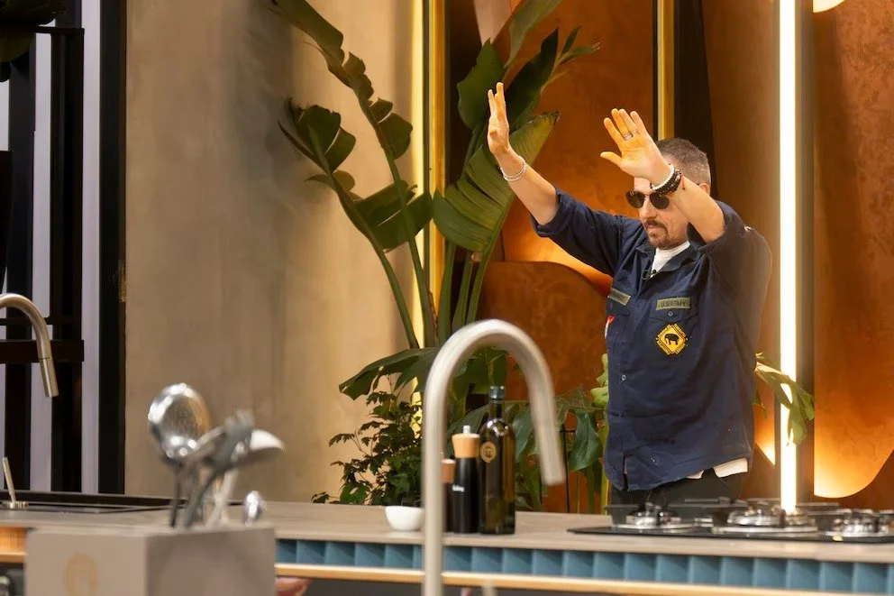 Alejandro Lerner se despidió de MasterChef Celebrity tras quedar eliminado en la cuarta gala por un fallido lemon pie.