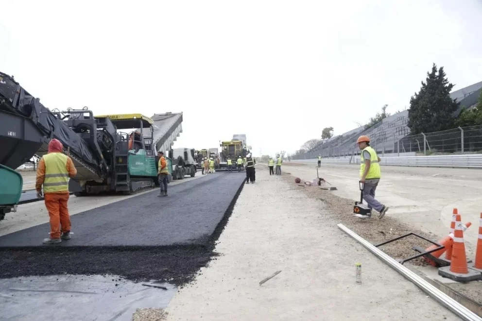 Los trabajos de asfaltado en el Autódromo de Buenos Aires. Foto: Gobierno CABA