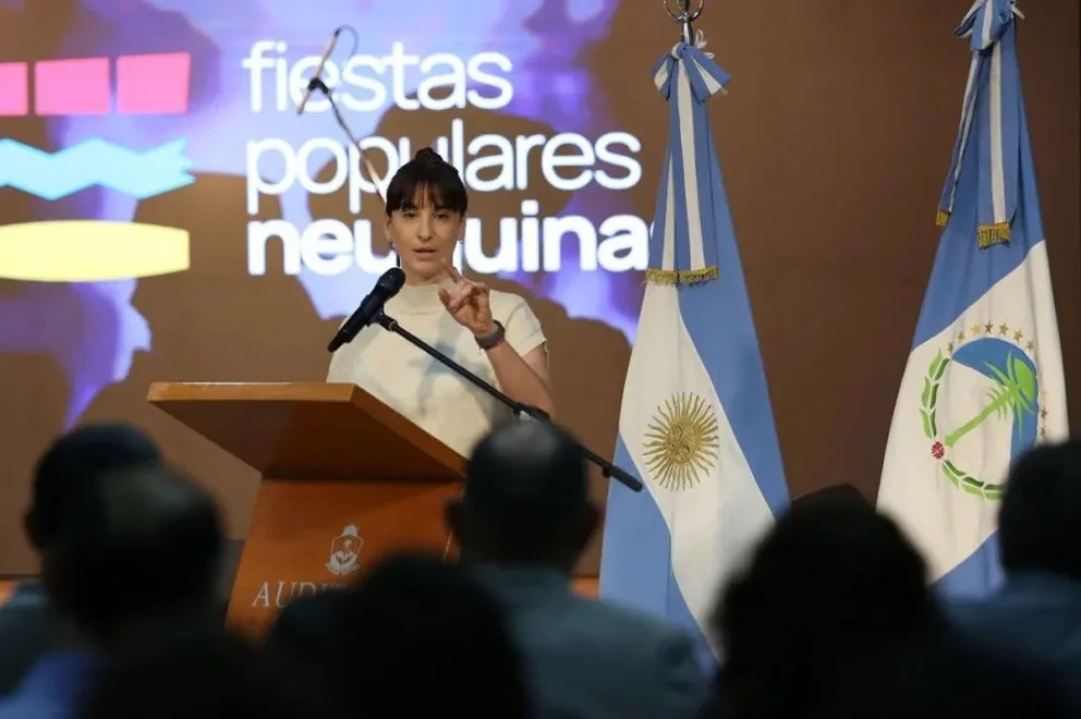 La ministra de Turismo, Ambiente y Recursos Naturales, Leticia Esteves, destacó que las fiesta populares son "un reservorio de memoria y de cultura". Foto: Neuquén Informa